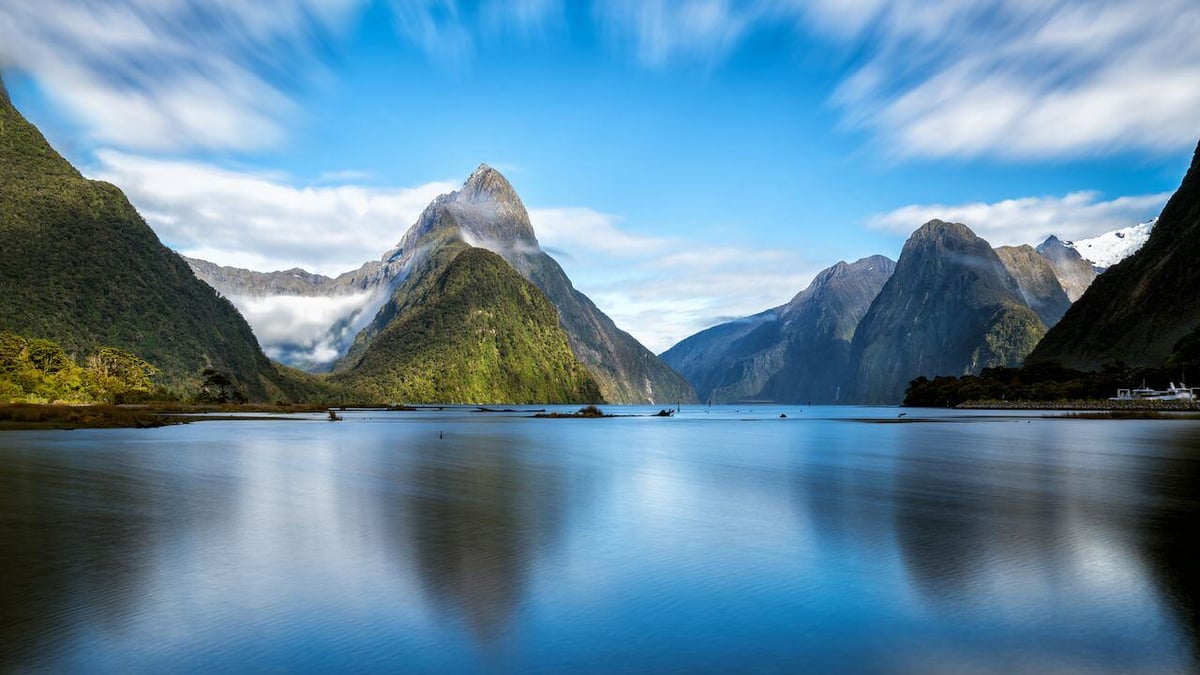 Milford-Sound-New-Zealand.